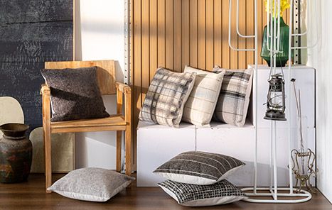  Indoor / Outdoor Pillows